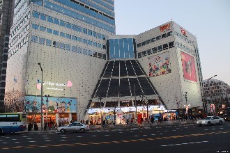 韩国东大与淘宝全球购门达成合作 直播一晚卖出7万多件服饰