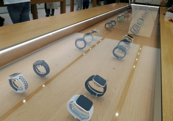 苹果被迫禁用Apple Watch对讲机功能 因出现窃听漏洞